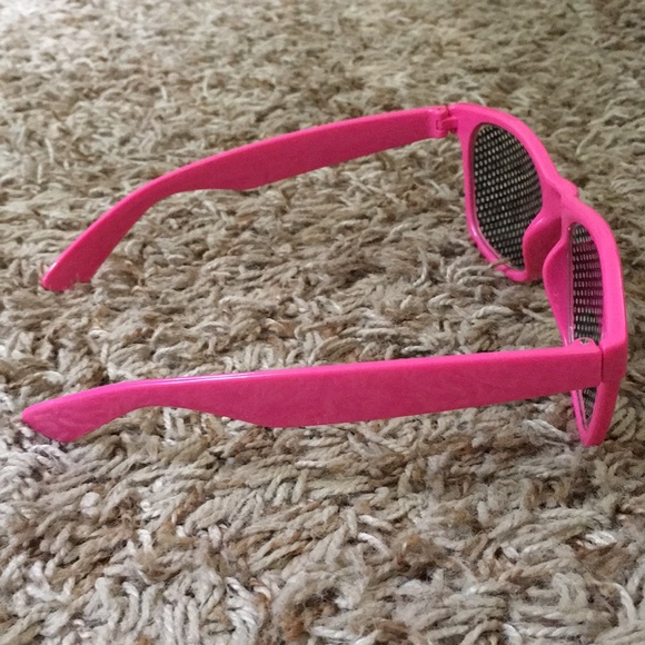 NEW Vineyard Vines classic whale pink sunglasses - Picture 5 of 5